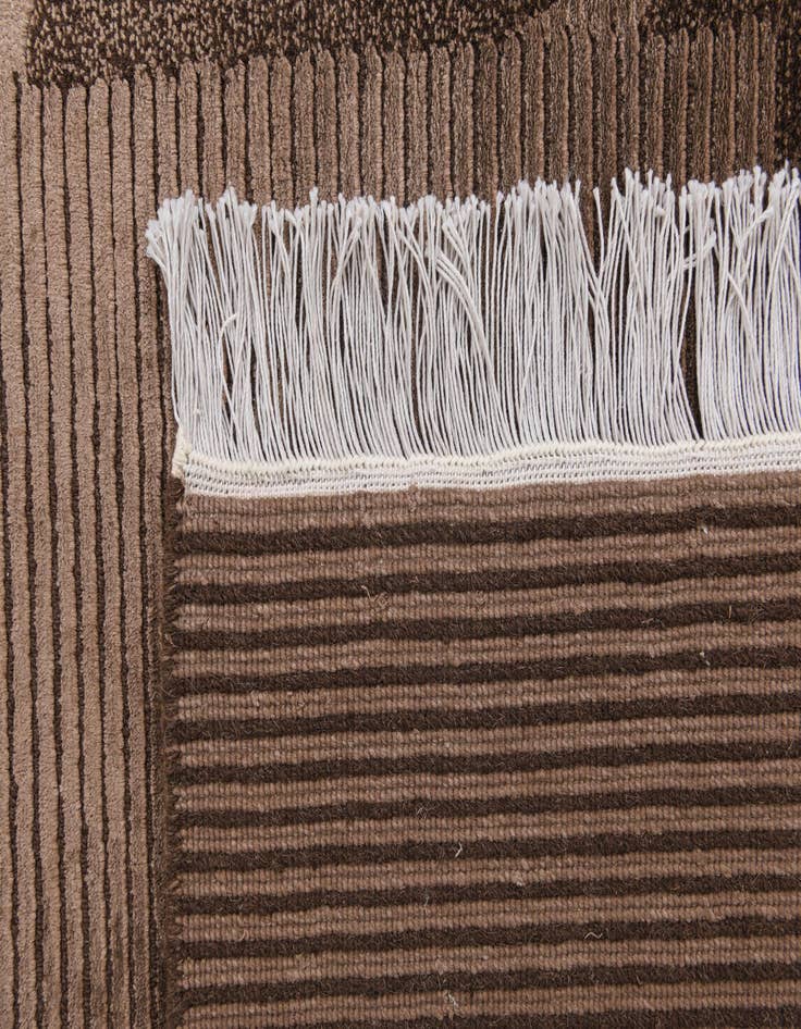 Detail image of  5' 9 x 8'  Hand Knotted Darya Wool Rug