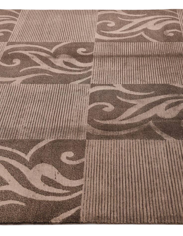 Detail image of  5' 8 x 8' Darya Rug