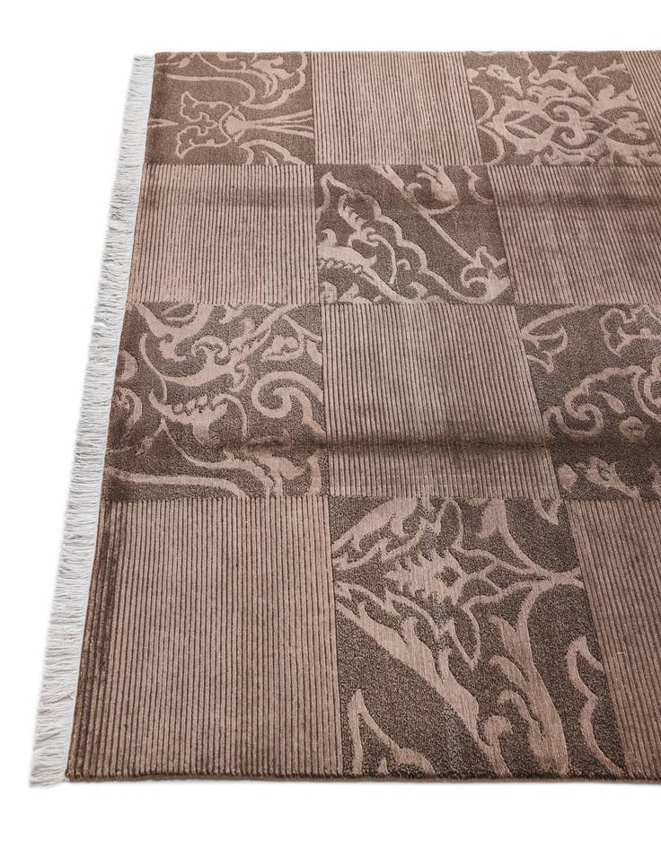 Detail image of  5' 8 x 8' 1 Darya Rug