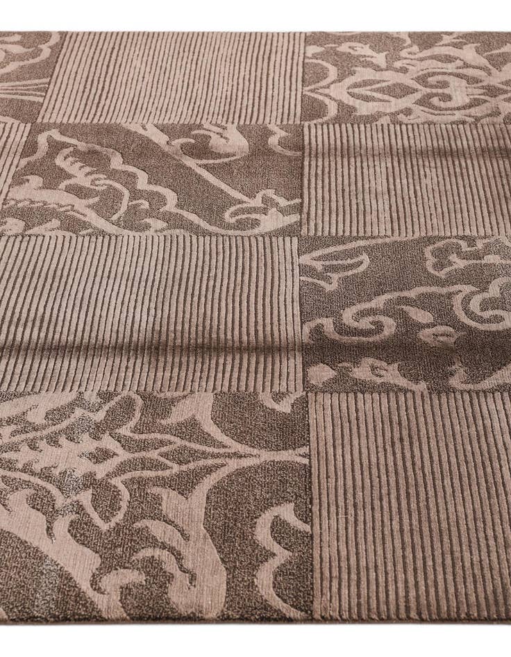 Detail image of  5' 8 x 8' 1 Darya Rug