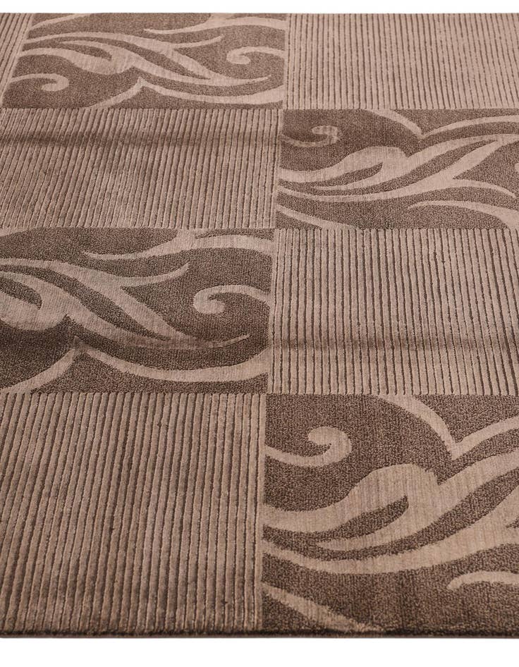 Detail image of  5' 8 x 8' Darya Rug