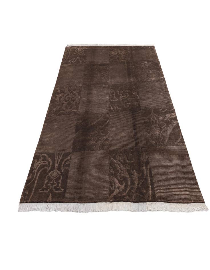 Detail image of  5' 5 x 8' Darya Rug