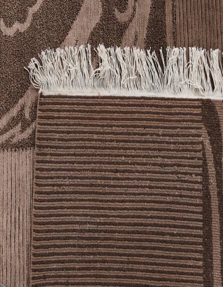 Detail image of  5' 9 x 8' Darya Rug