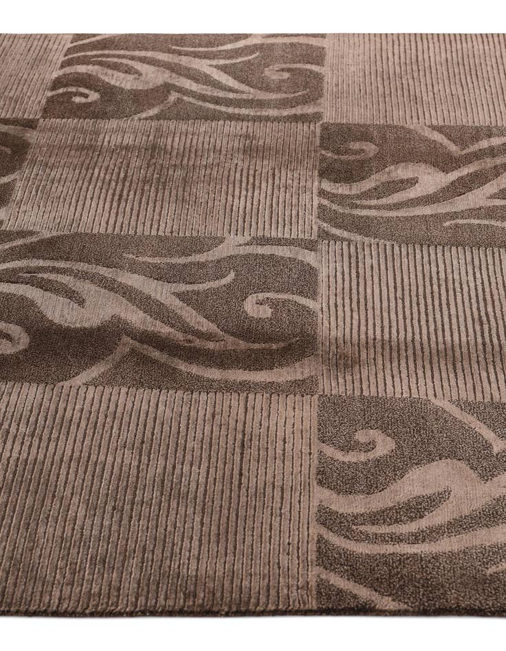 Detail image of  5' 7 x 8' Darya Rug