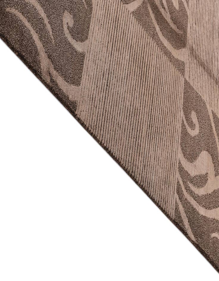 Detail image of  5' 7 x 8' Darya Rug