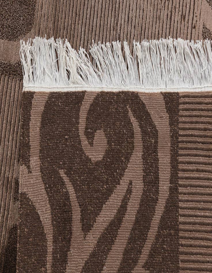 Detail image of  5' 8 x 8' 2 Darya Rug