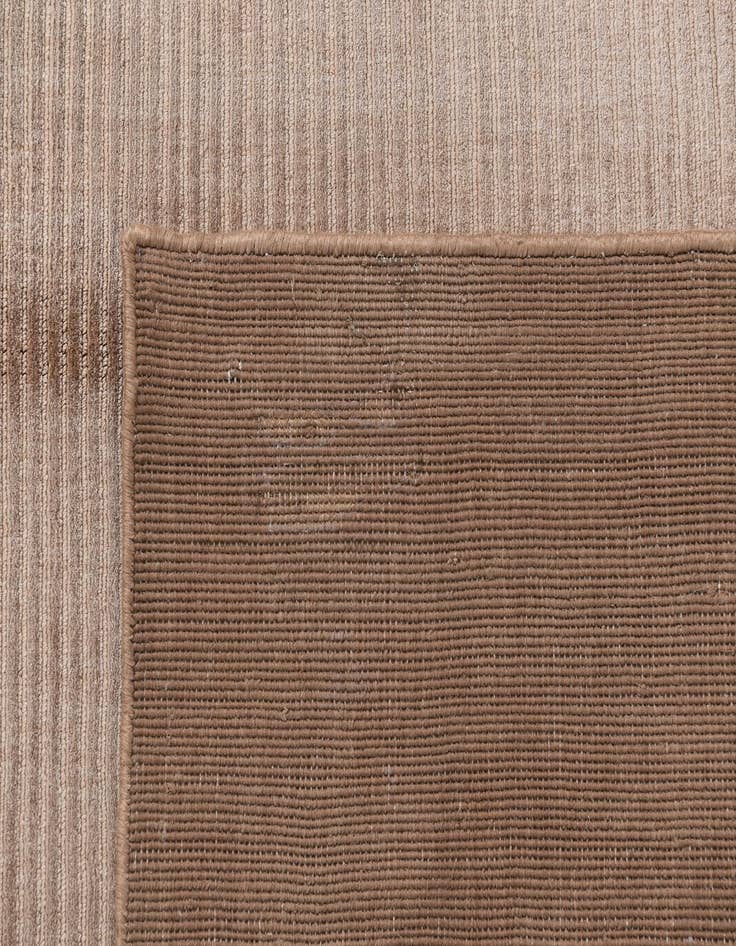 Detail image of  5' 5 x 7' 9 Darya Rug