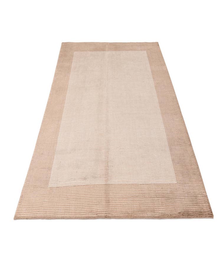 Detail image of  5' 5 x 7' 9 Darya Rug