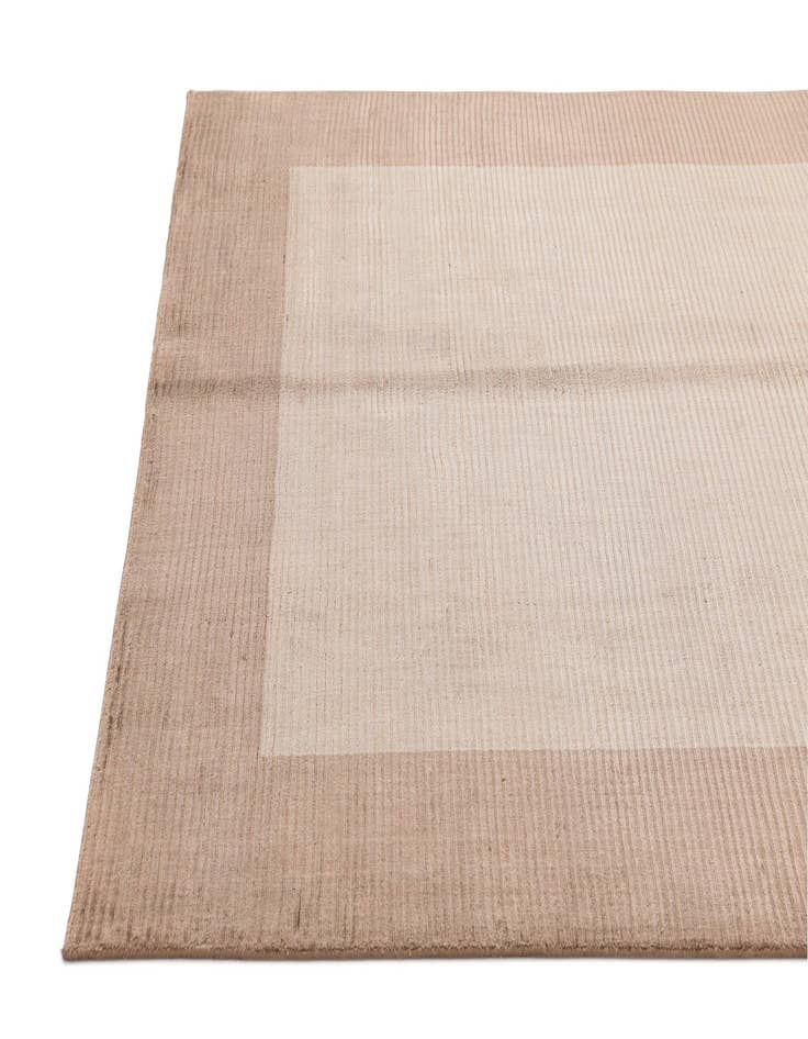 Detail image of  5' 5 x 7' 9 Darya Rug