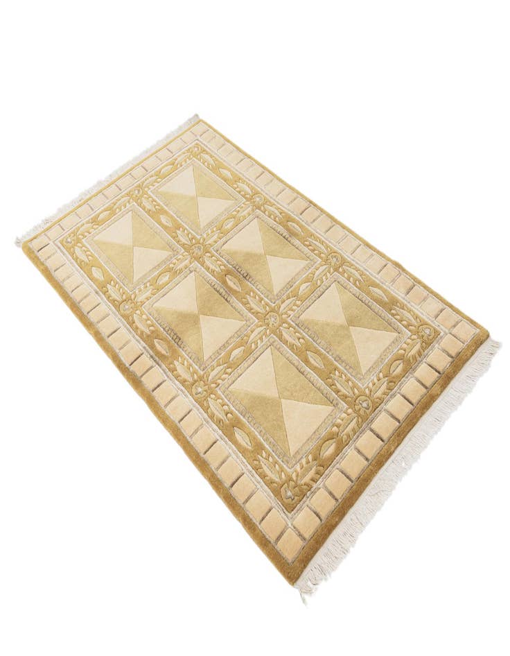 Detail image of  3' x 4' 11  Hand Knotted Darya Wool Rug