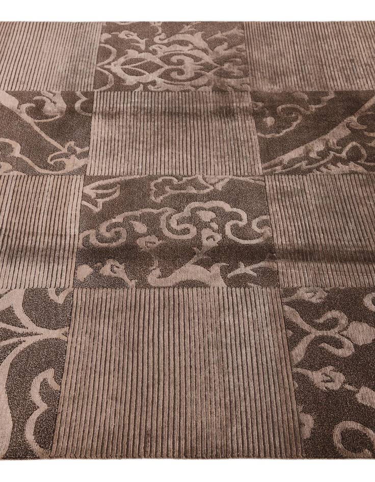 Detail image of  5' 9 x 8' Darya Rug