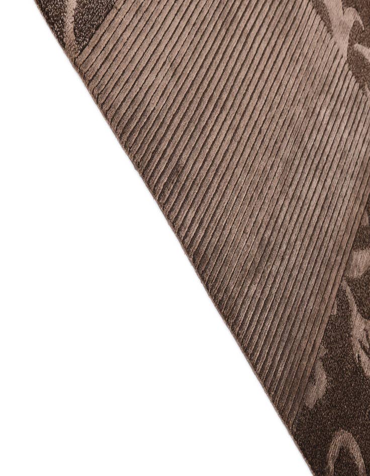 Detail image of  5' 9 x 8' Darya Rug