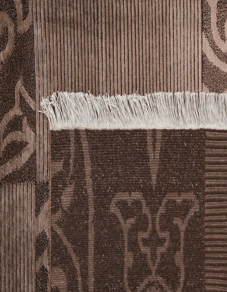 Detail image of  5' 9 x 8' Darya Rug