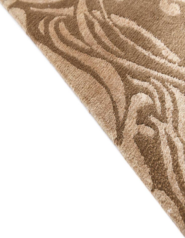 Detail image of  5' 7 x 7' 10  Hand Knotted Darya Wool Rug