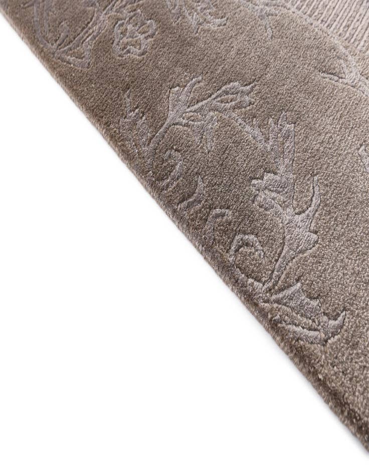 Detail image of  5' 7 x 8'  Hand Knotted Darya Wool Rug