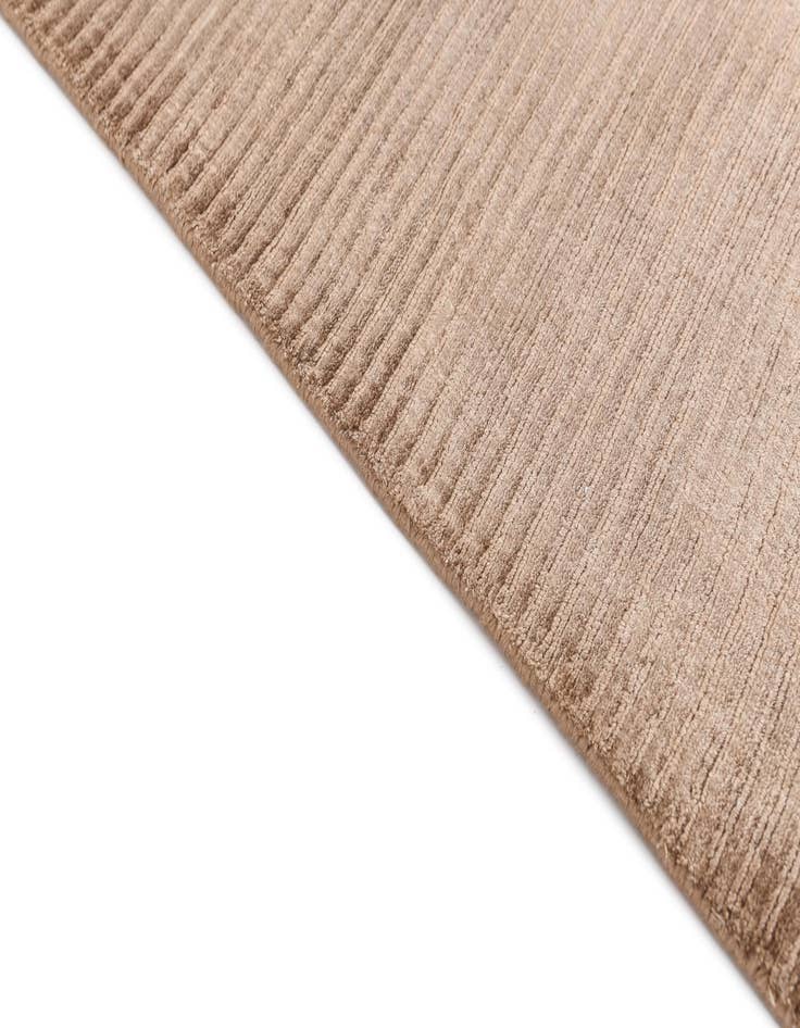 Detail image of  2' 8 x 5'  Hand Knotted Darya Wool Rug