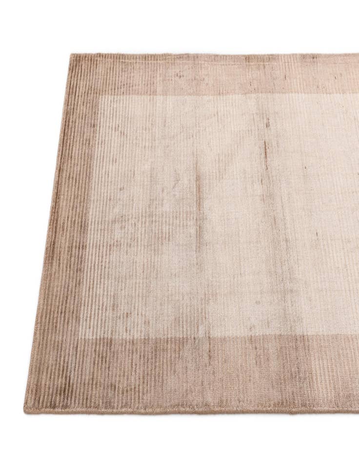 Detail image of  2' 8 x 4' 11  Hand Knotted Darya Wool Rug