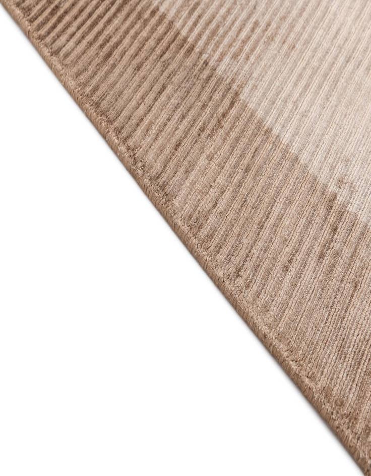 Detail image of  2' 8 x 4' 11  Hand Knotted Darya Wool Rug