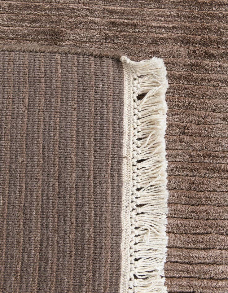 Detail image of  4' 10 x 6' 7 Darya Rug
