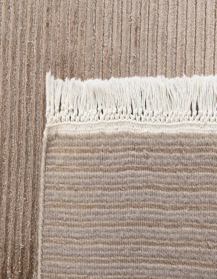 Detail image of  5' 7 x 7' 10  Hand Knotted Darya Wool Rug