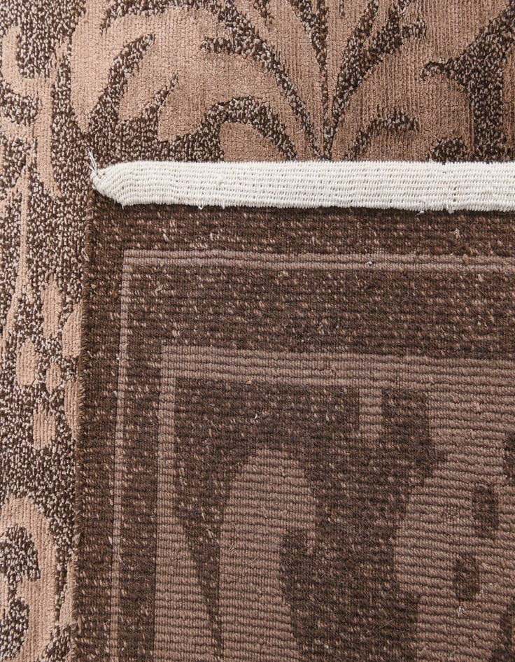 Detail image of  5' 9 x 8' Darya Rug