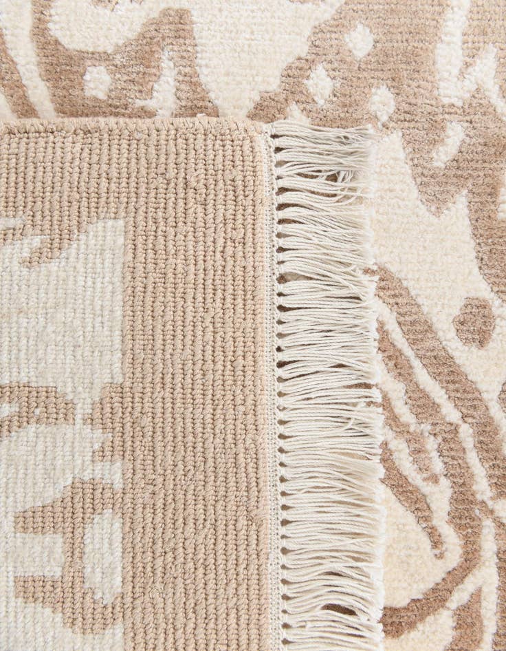 Detail image of  6' 8 x 9' 11  Hand Knotted Darya Wool Rug
