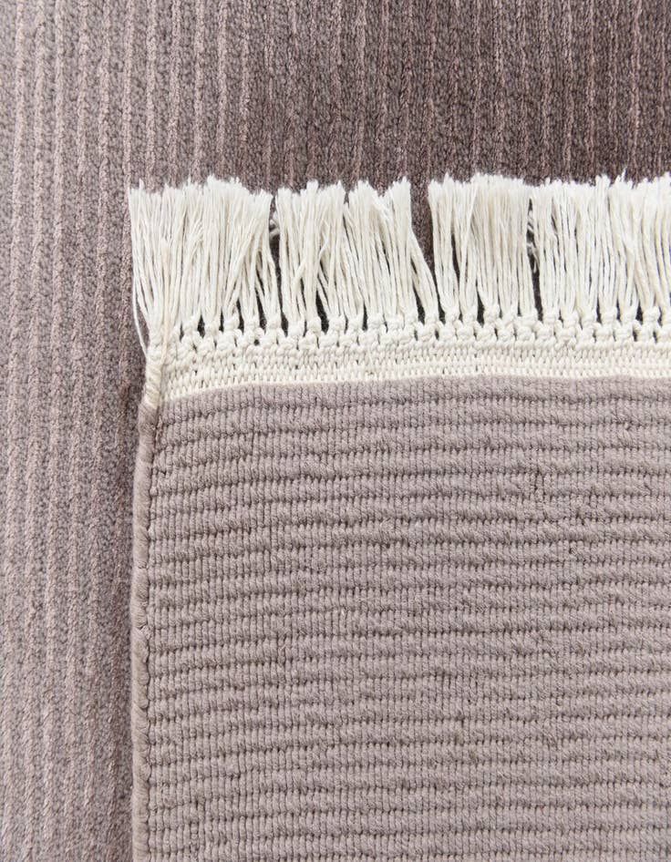 Detail image of  6' 8 x 9' 10  Hand Knotted Darya Wool Rug