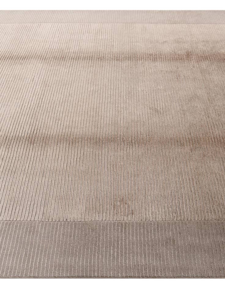 Detail image of  6' 7 x 9' 10  Hand Knotted Darya Wool Rug