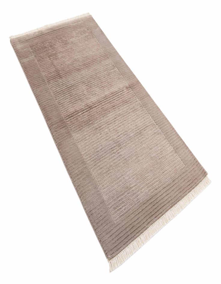 Detail image of  2' 7 x 5'  Hand Knotted Darya Wool Rug