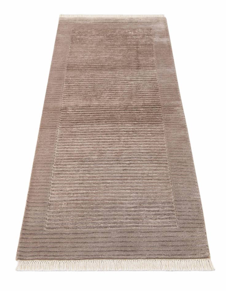 Detail image of  2' 7 x 5'  Hand Knotted Darya Wool Rug