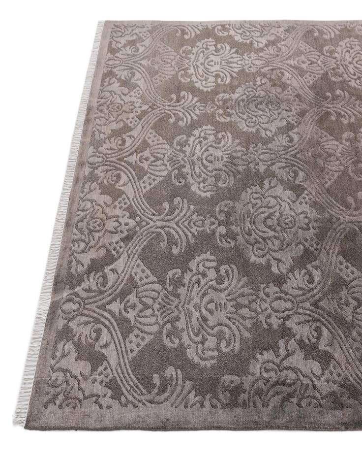 Detail image of  5' 7 x 8' Darya Rug