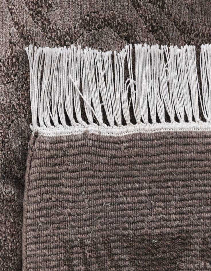 Detail image of  5' 7 x 8' Darya Rug