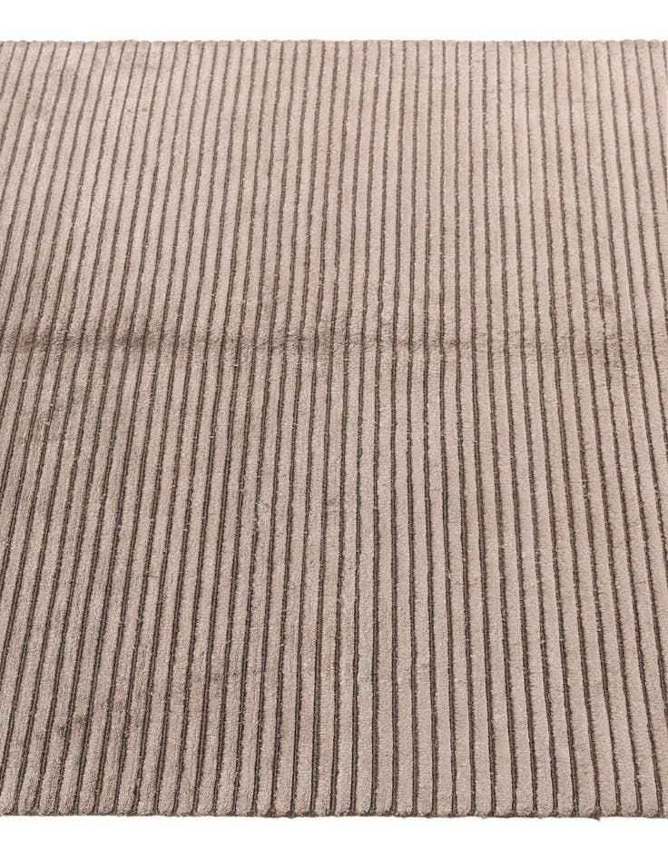 Detail image of  3' 11 x 5' 10 Darya Rug