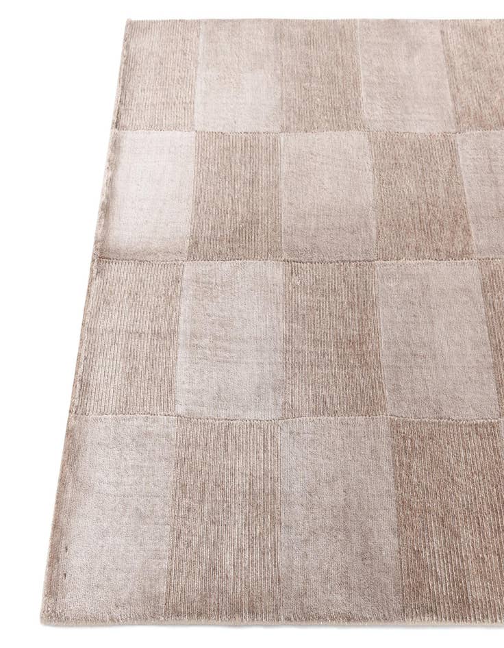 Detail image of  4' x 6' Darya Rug