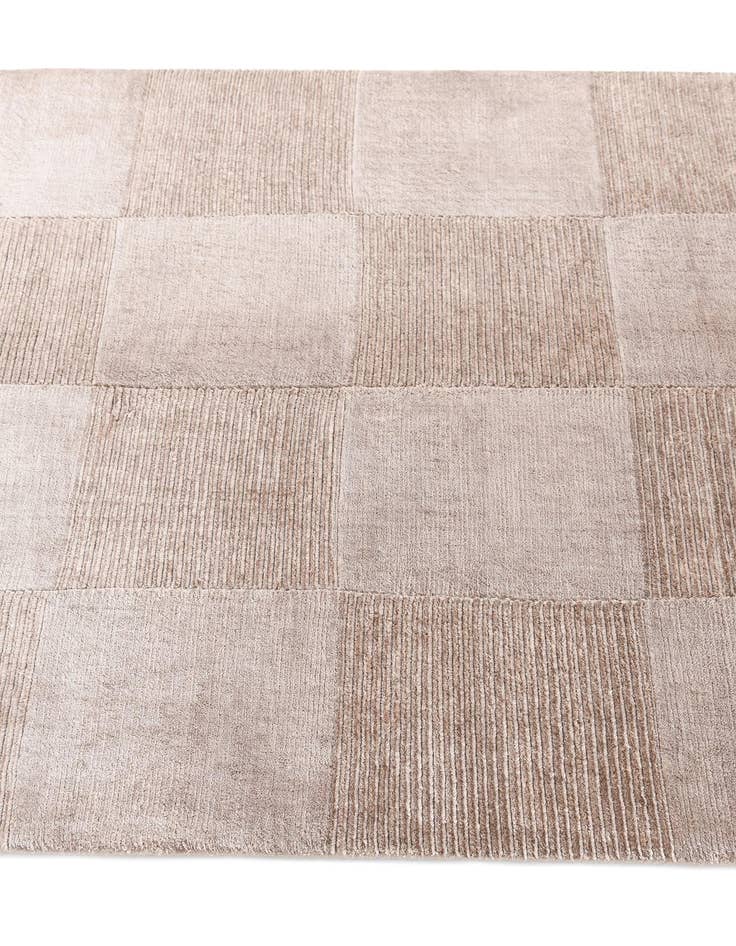 Detail image of  4' x 6' Darya Rug