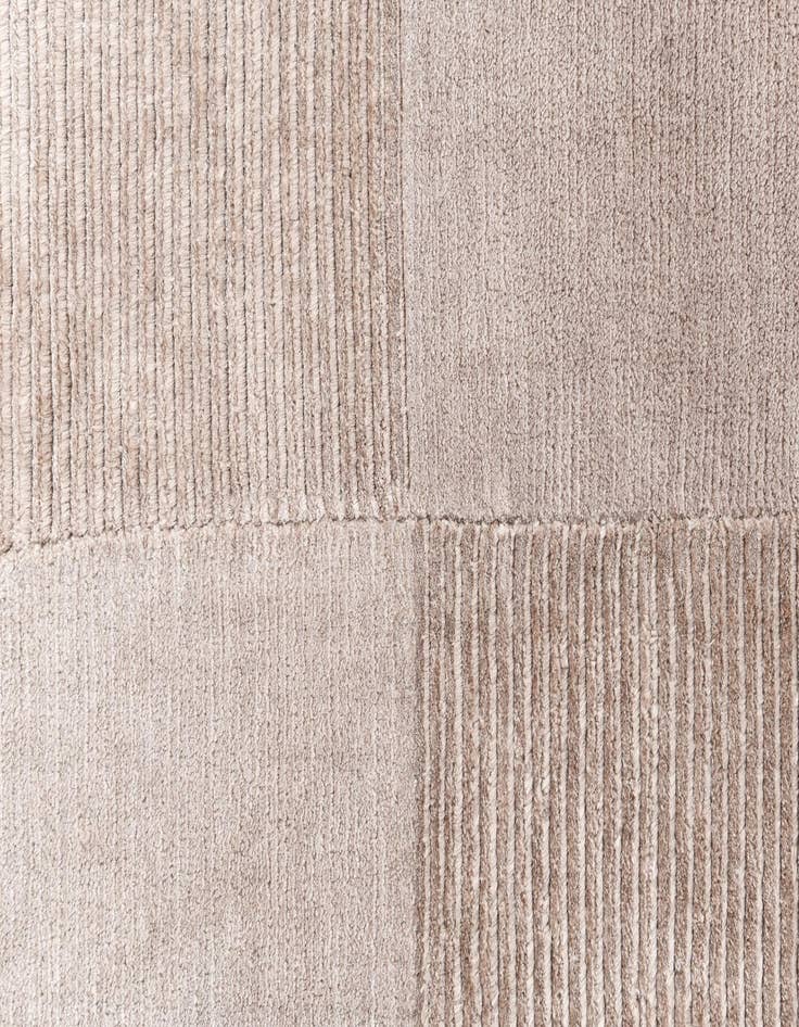 Detail image of  4' x 6' Darya Rug