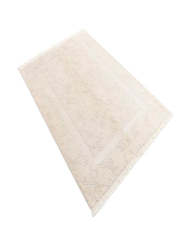 Detail image of  4' 4 x 6' 3 Darya Rug