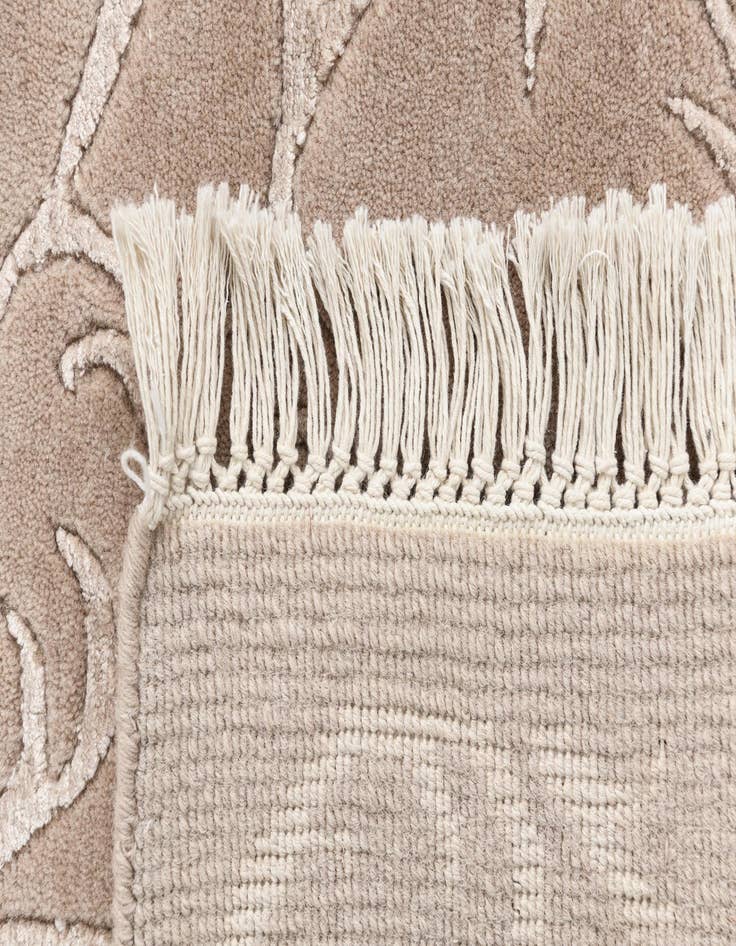 Detail image of  4' 3 x 6' 4 Darya Rug