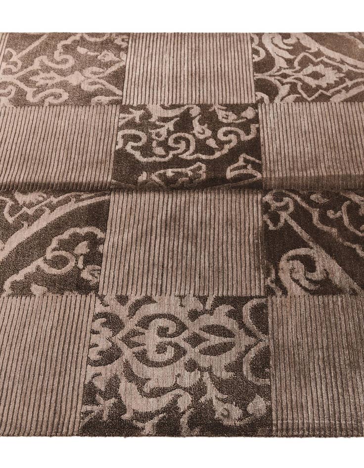 Detail image of  4' 1 x 6' Darya Rug