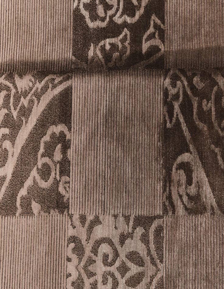 Detail image of  4' 1 x 6' Darya Rug