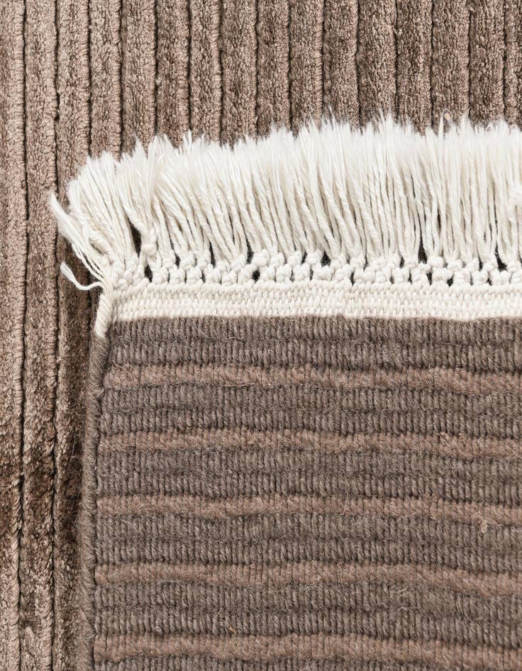 Detail image of  4' x 6' 2 Darya Rug