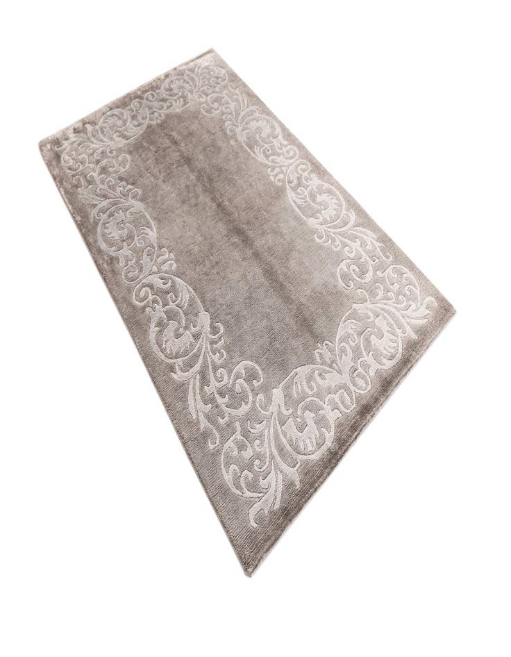 Detail image of  3' 10 x 5' 11 Darya Rug