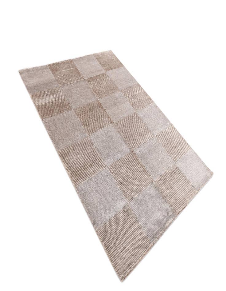 Detail image of  4' x 6' 1 Darya Rug