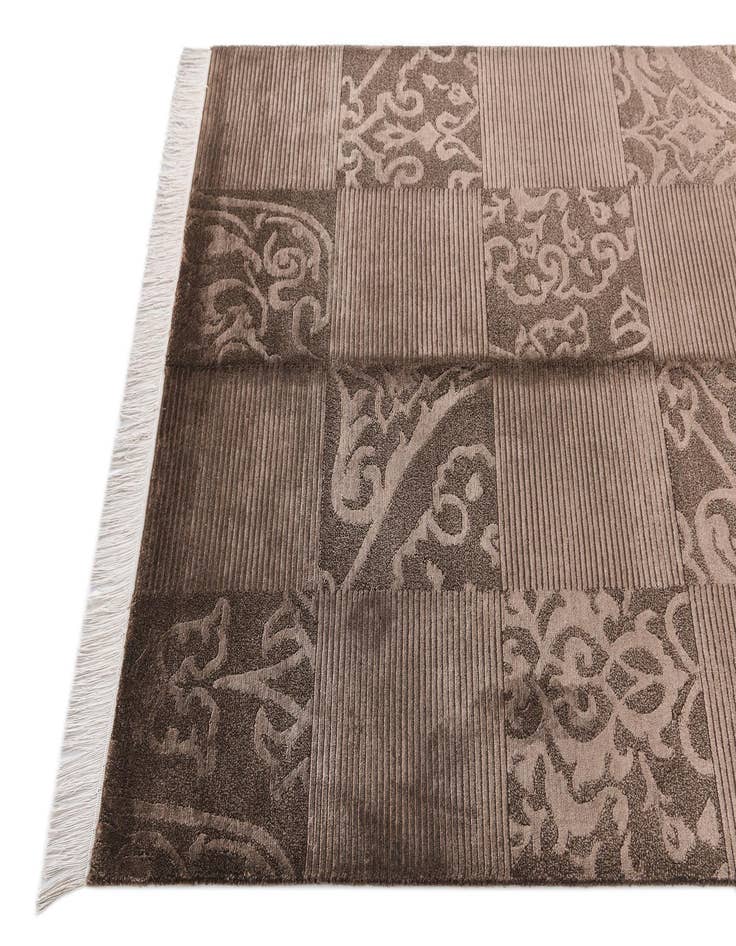 Detail image of  4' 1 x 6' Darya Rug