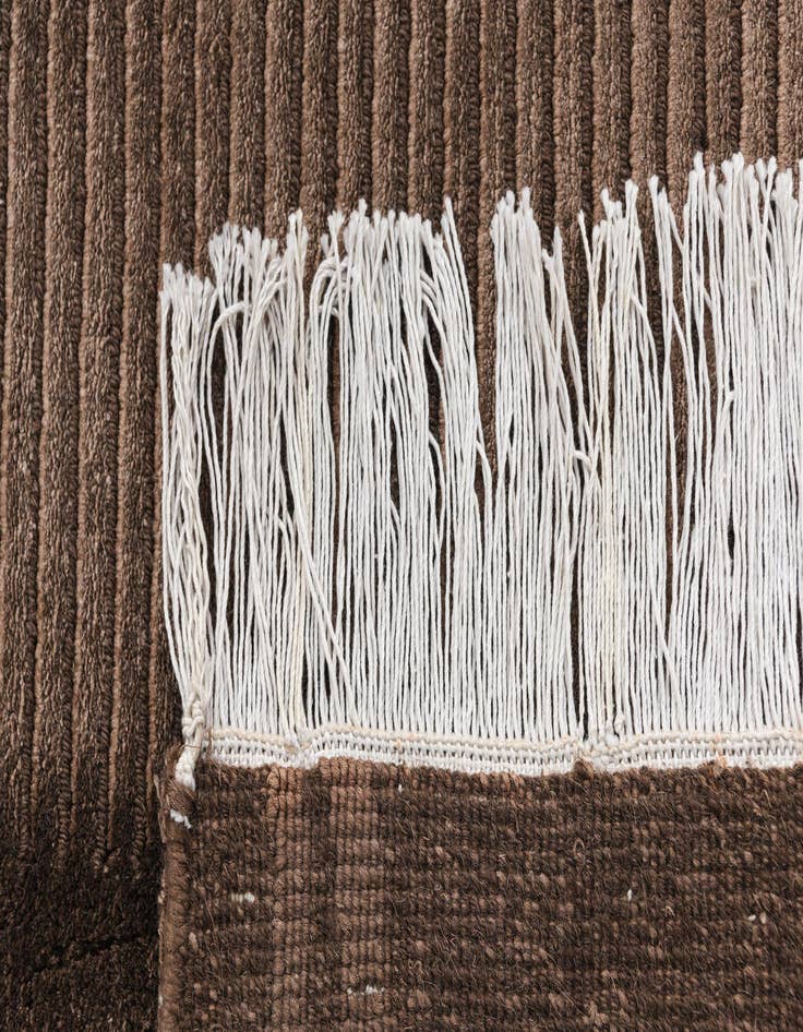 Detail image of  4' 1 x 6' Darya Rug