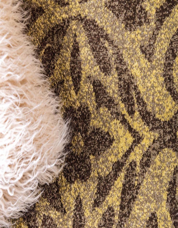 Detail image of 10' 6 x 16' 5 Diana Rug