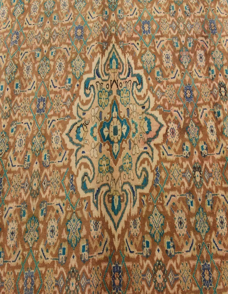 Detail image of  9' 6 x 13'  Hand Knotted Farahan Persian Wool Rug