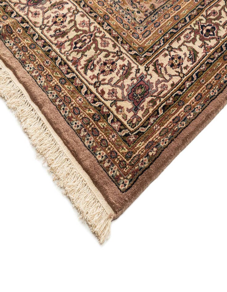 Detail image of  8' 1 x 11' 5  Hand Knotted Farahan Wool Rug