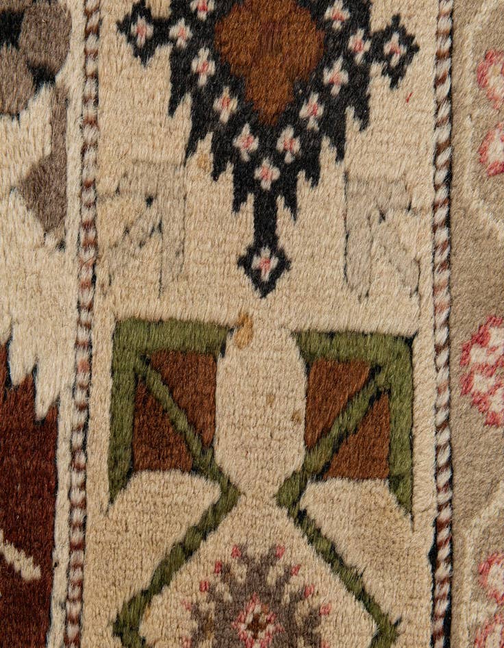 Detail image of  3' 5 x 6' 8  Hand Knotted Fars Wool Rug