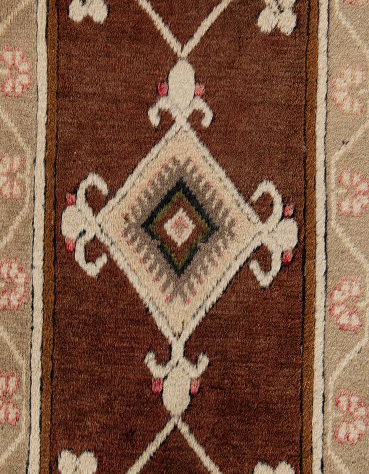 Detail image of  3' 5 x 6' 8  Hand Knotted Fars Wool Rug